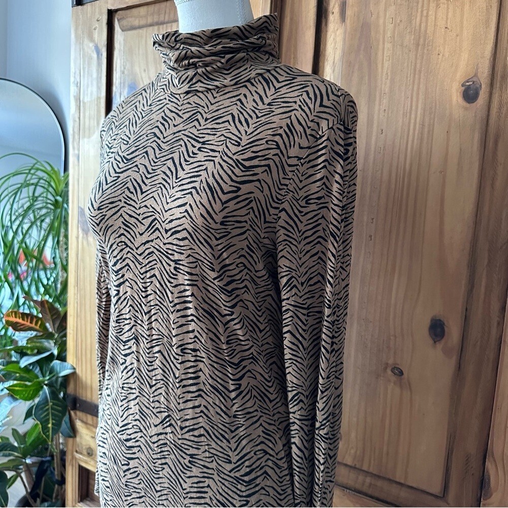 Suzy Shier Tan & Black Zebra Print Turtleneck Top Lightweight Stretchy - M